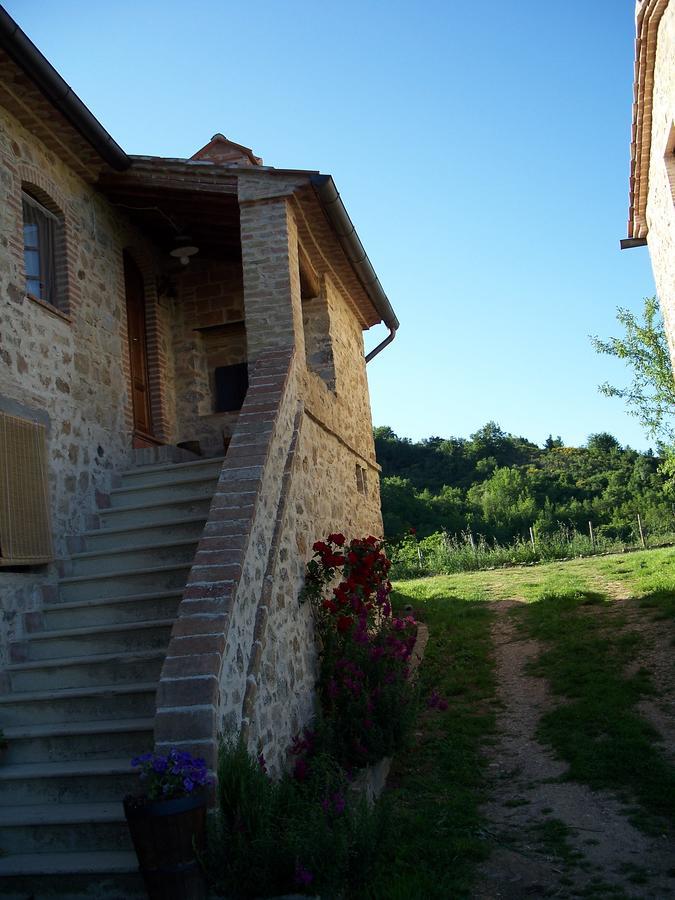 קסטלנובו די ואל די צ'צ'ינה Agriturismo Santa Caterina מראה חיצוני תמונה