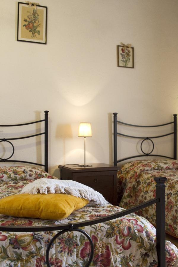 קסטלנובו די ואל די צ'צ'ינה Agriturismo Santa Caterina חדר תמונה