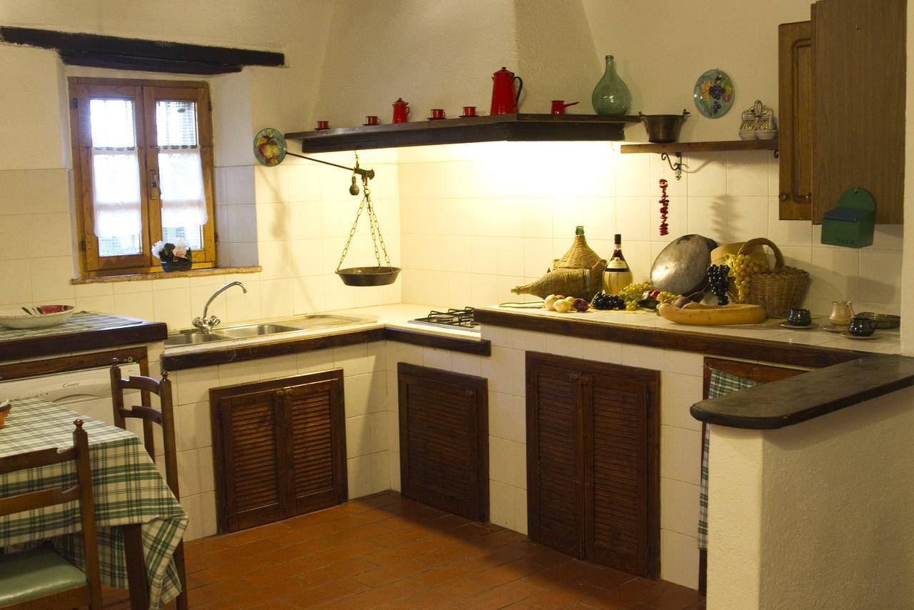 קסטלנובו די ואל די צ'צ'ינה Agriturismo Santa Caterina חדר תמונה