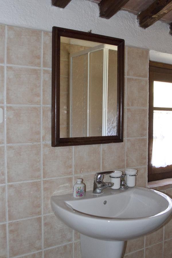 קסטלנובו די ואל די צ'צ'ינה Agriturismo Santa Caterina חדר תמונה