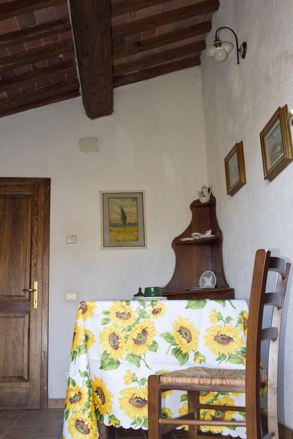 קסטלנובו די ואל די צ'צ'ינה Agriturismo Santa Caterina חדר תמונה