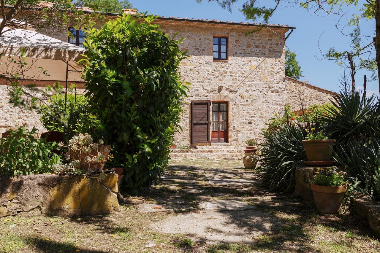 קסטלנובו די ואל די צ'צ'ינה Agriturismo Santa Caterina מראה חיצוני תמונה