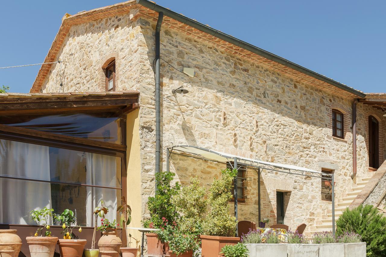 קסטלנובו די ואל די צ'צ'ינה Agriturismo Santa Caterina מראה חיצוני תמונה